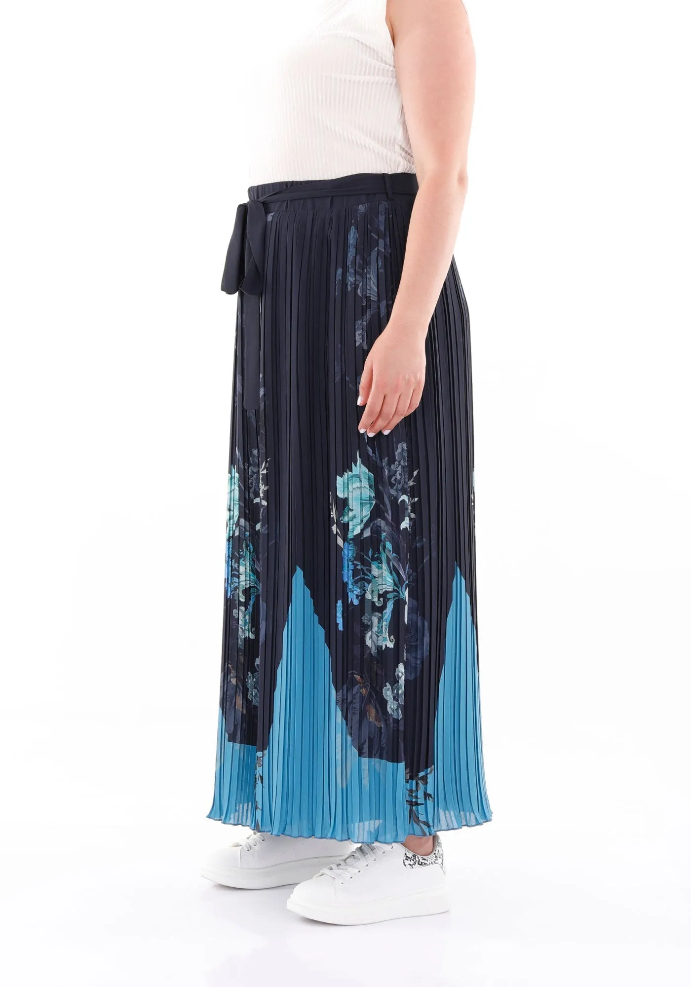 Black-Navy Chiffon Oversized Plise Floral Pattern Palazzo with Belt - G-Line